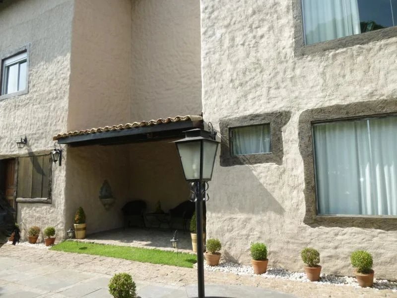 Sobrado à venda com 3 suítes em Jardim Leonor, São Paulo, SP