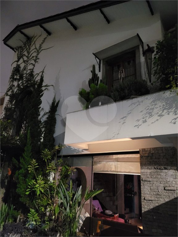 Casa à venda com 3 quartos, sendo 2 suítes, em Vila Mariana, São Paulo, SP