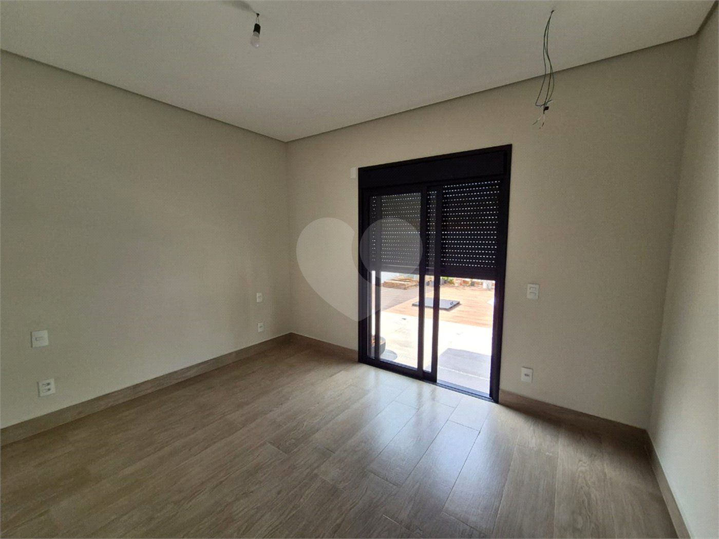 Casa à venda com 3 suítes no condomínio Terras de São Francisco, Vinhedo - SP