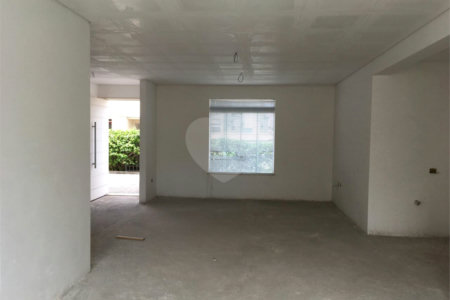 Casa à venda com 4 quartos, sendo 3 suítes,  em Vila Monumento, São Paulo, SP