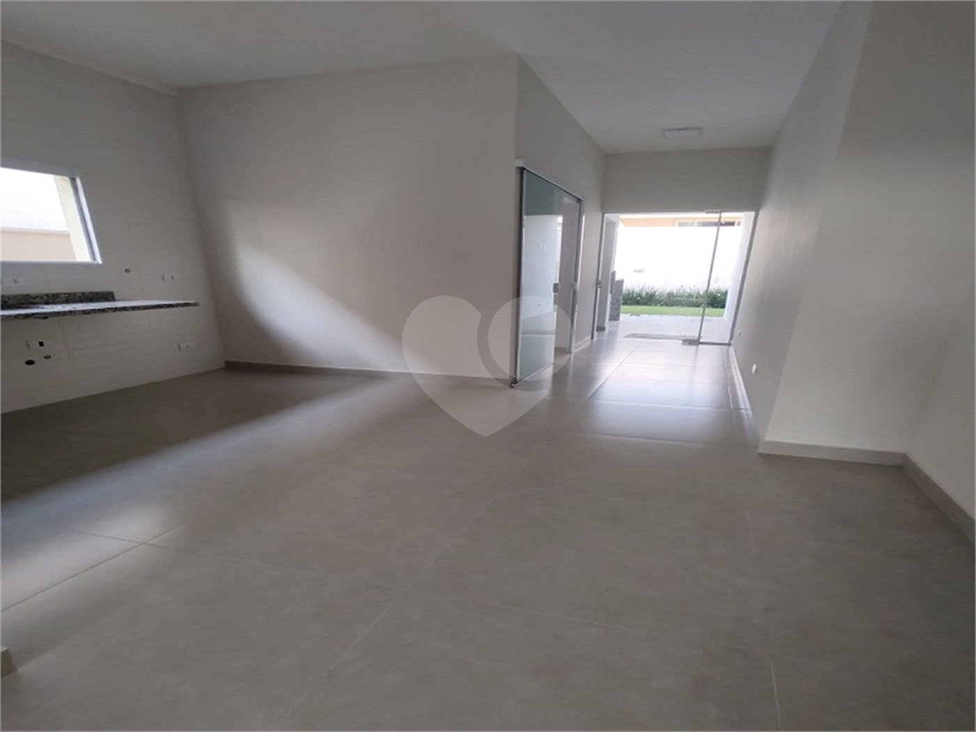 Casa à venda com 3 quartos, sendo 1 suíte,  no condomínio Atibaia Park 1, Atibaia - SP