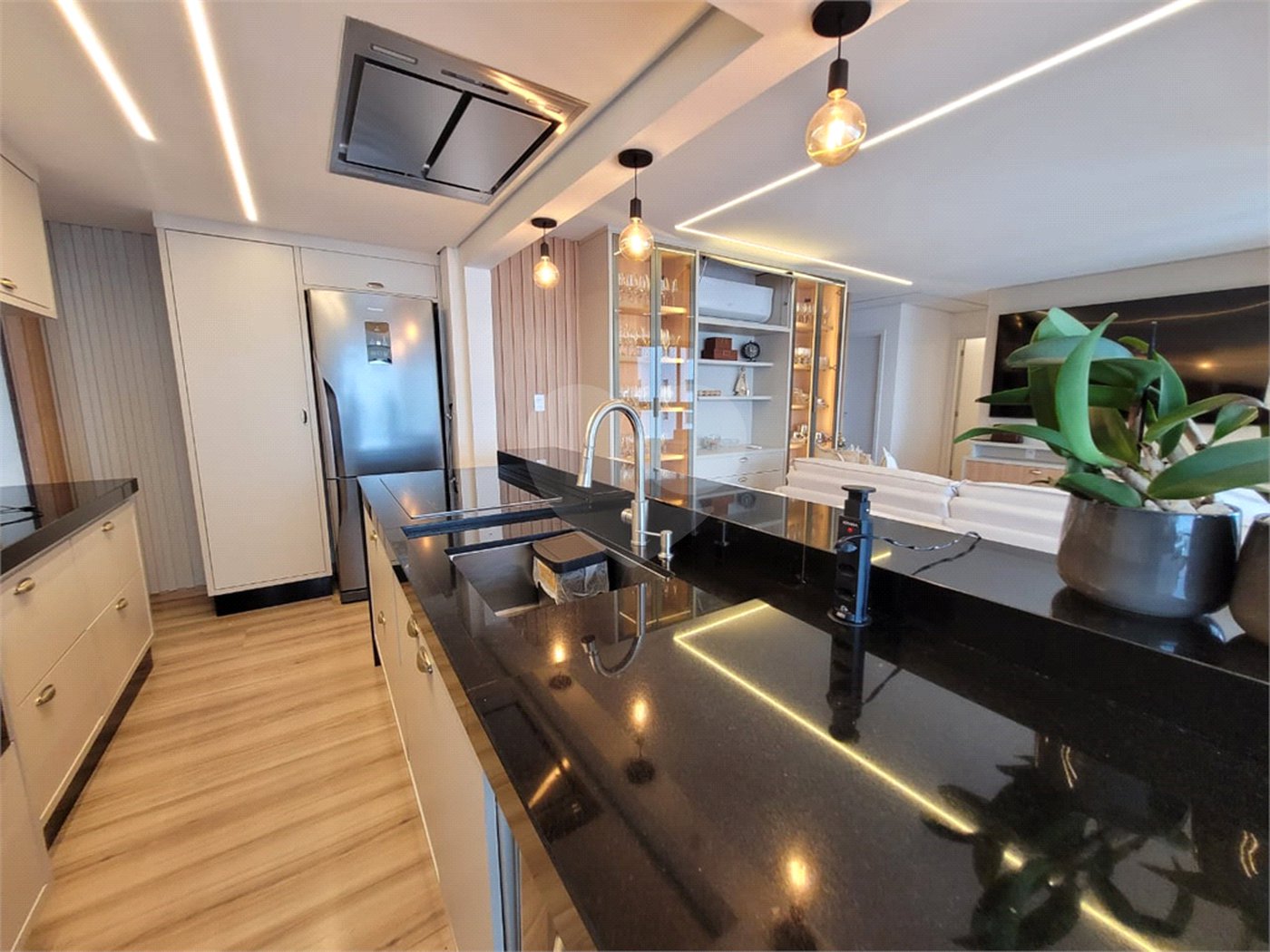 Apartamento à venda com 3 suítes em Parque Campolim, Sorocaba, SP