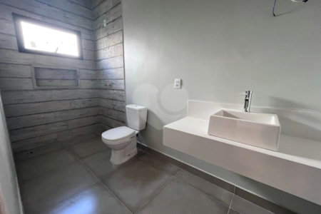 Casa à venda com 4 suítes no condomínio Village Saint Charbel, Araçoiaba da Serra - SP