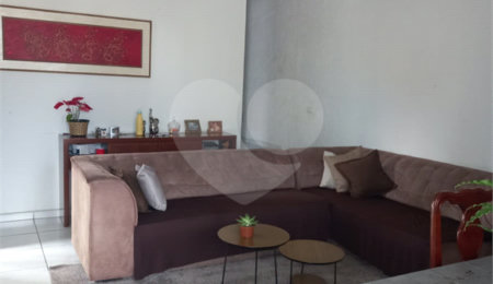 Casa Térrea à venda com 3 quartos, sendo 1 suíte,  em Parada Inglesa, São Paulo, SP