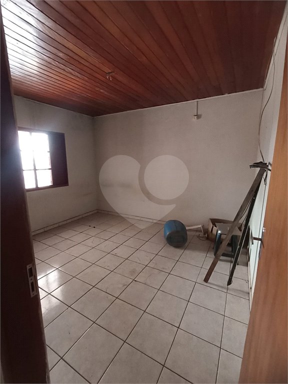 Salão à venda com 3 quartos, sendo 1 suíte, em Vila Áurea, Ponta Porã, MS