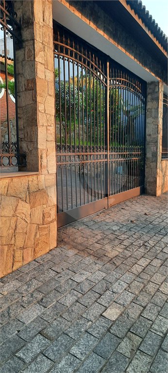 Sobrado à venda com 4 quartos, sendo 2 suítes, em Jardim São Bento, São Paulo, SP