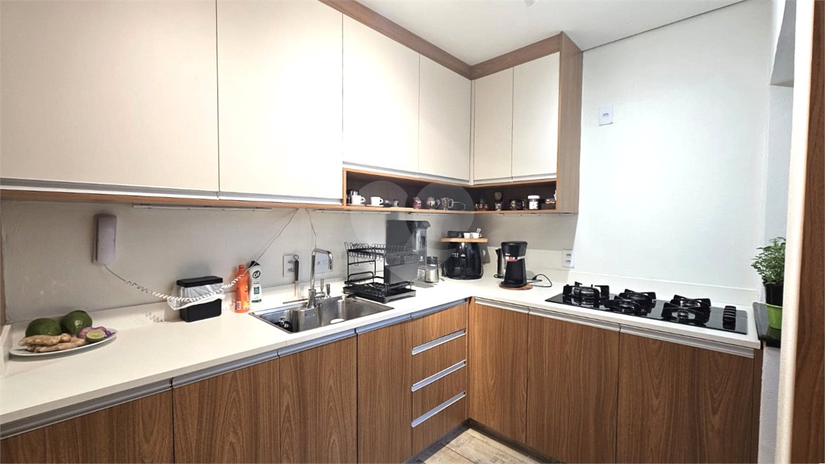 Casa à venda com 3 quartos, sendo 1 suíte, no condomínio Flora Park, São Paulo - SP