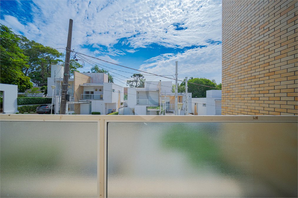 Casa à venda com 3 quartos, sendo 1 suíte,  no condomínio Queluz Vita - Casas, Cotia - SP