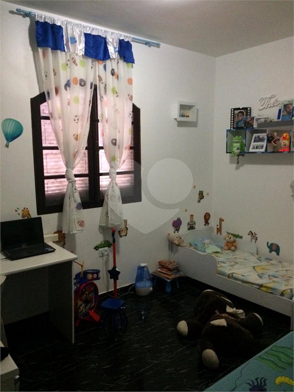 Casa à venda com 3 quartos, sendo 1 suíte, em Jardim Adriana, Guarulhos, SP