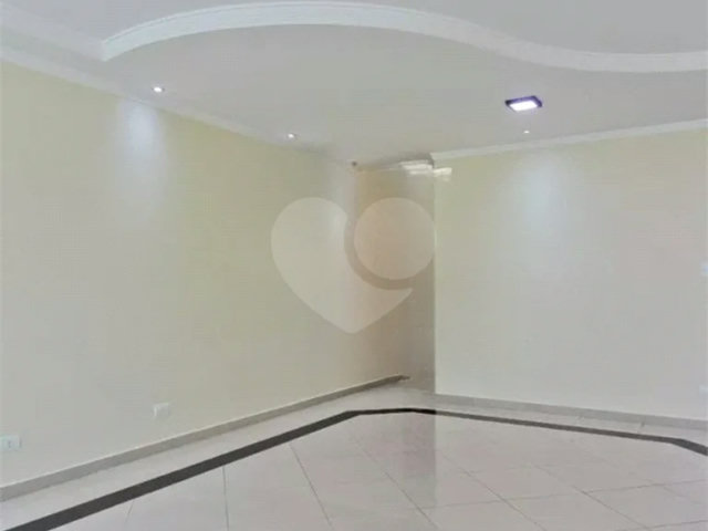 Sobrado à venda com 3 quartos, sendo 2 suítes,  em Chácara Inglesa, São Paulo, SP