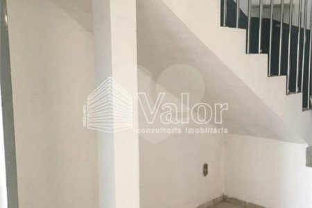 Casa Sobrado com piso cerâmico, com 3 dormitórios no Jardim Ricetti