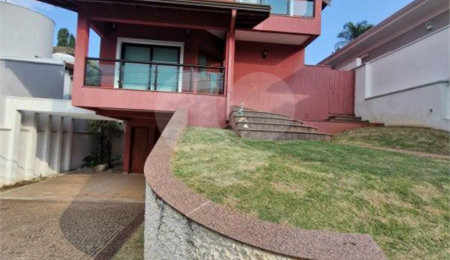 Casa à venda com 3 quartos, sendo 1 suíte,  no condomínio Recanto dos Paturis, Vinhedo - SP