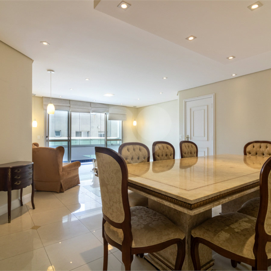 Apartamento à venda no Brooklin com 4 Quartos e 4 Vagas de Garagem , 169m²