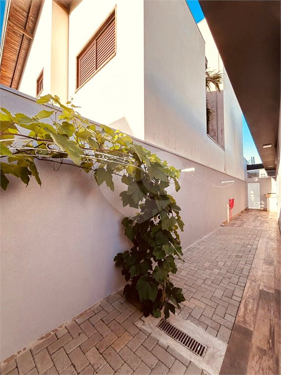 Casa à venda com 3 quartos, sendo 3 suítes, no condomínio Village Damha III, São Carlos - SP