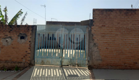 Casa Térrea à venda com 3 quartos em Cidade Aracy, São Carlos, SP