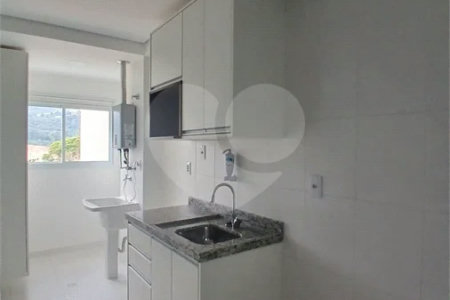 Apartamento de 2 quartos com planejados, sacada e lazer completo| Condomínio| São Roque
