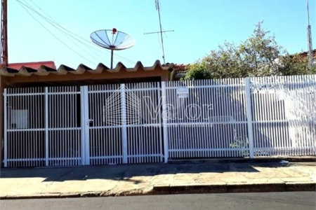 Casa em excelente localização na Vila Prado á venda.