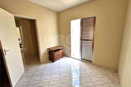 Casa à venda com 3 quartos, sendo 1 suíte, em Granja Julieta, São Paulo, SP