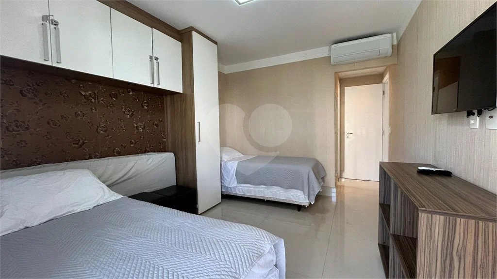 Apartamento à venda com 3 quartos, sendo 2 suítes,  em Riviera de São Lourenço, Bertioga, SP