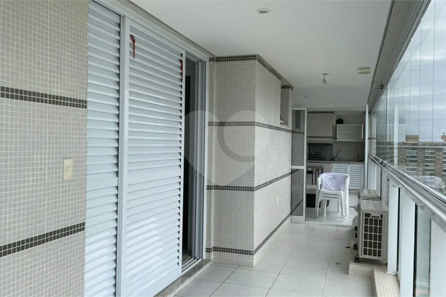 Apartamento à venda com 3 quartos, sendo 2 suítes,  em Riviera de São Lourenço, Bertioga, SP