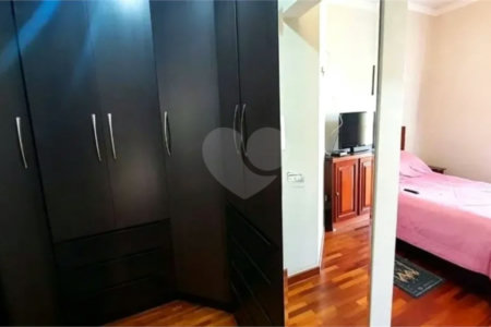Casa à venda com 3 suítes no condomínio Recanto dos Paturis, Vinhedo - SP