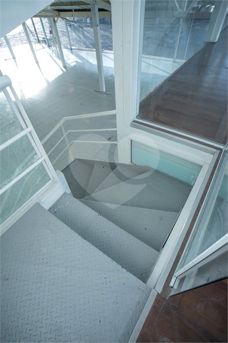 Lindo Salão Comercial para locação com 924m2 no Centro de Atibaia