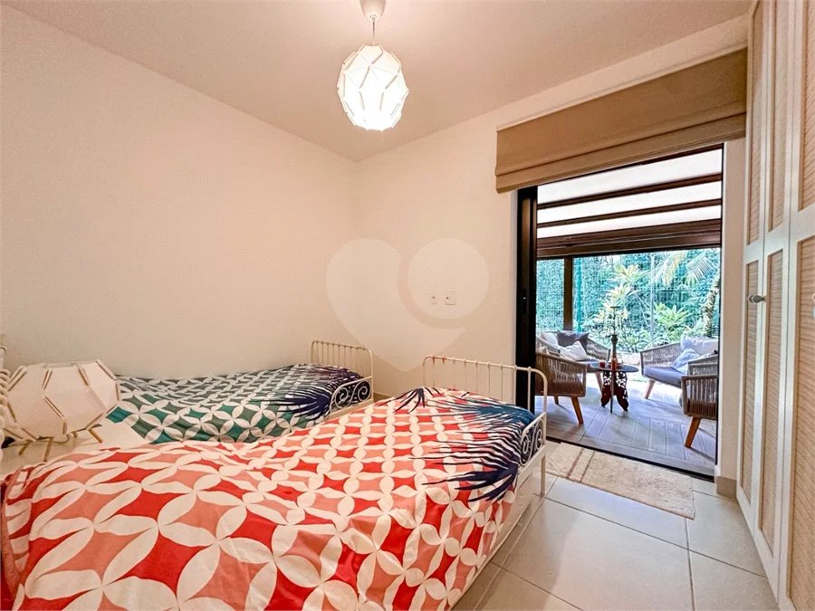Villagio à venda com 3 quartos, sendo 1 suíte,  em Riviera de São Lourenço, Bertioga, SP