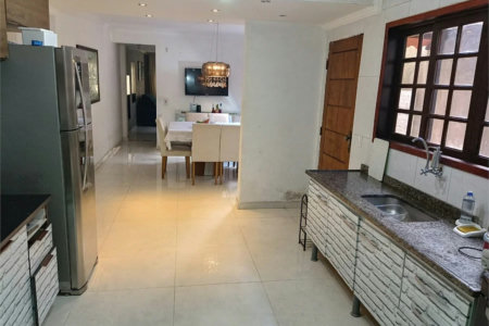 Casa à venda com 3 quartos, sendo 1 suíte, em Butantã, São Paulo, SP