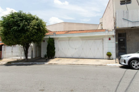 Casa Térrea a VENDA na Vila Bertioga com 3 suítes 3 vagas