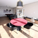 Indaiatuba - Edificio Vila Helvetia - R$ 470,000,00 - Apartamento novo, mobiliado, completo, muito bem conservado e planejado,Localizado no 5° andar, o imóvel oferece uma vista para o estacionamento e a área verde, além de receber sol durante todo o dia, proporcionando ambientes naturalmente ilum