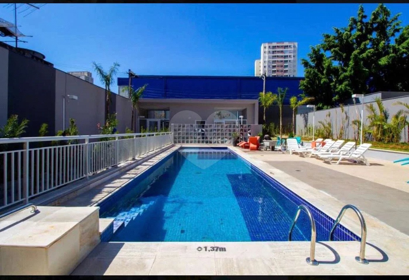 Apartamento mobiliado, novo, com 38m útil, ótima localização REF:903711