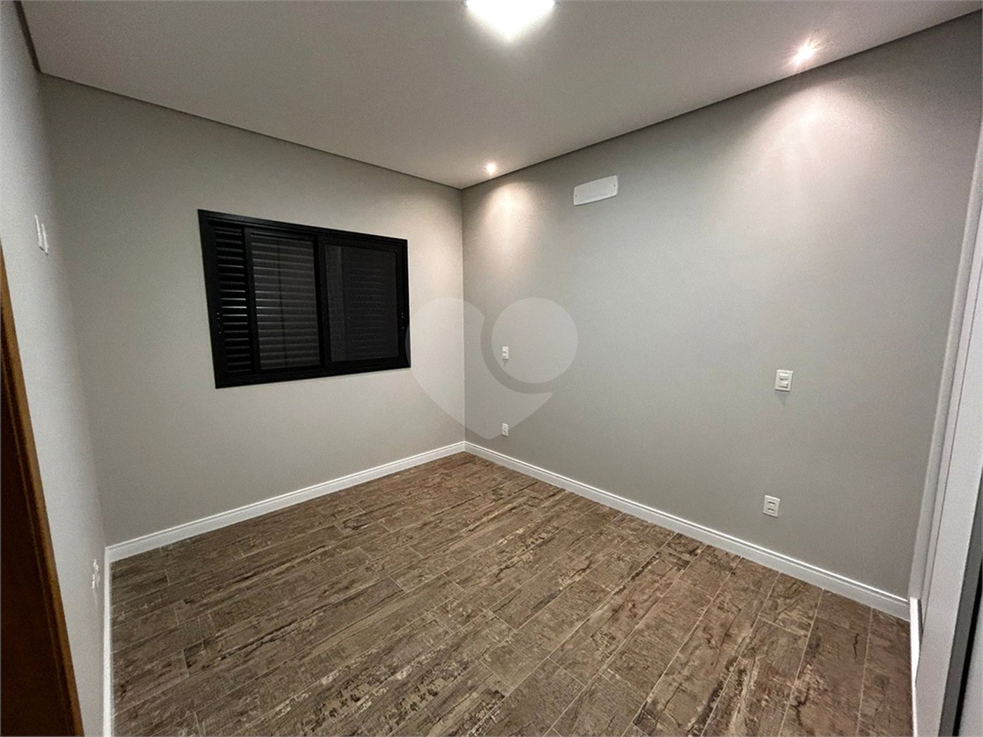 Casa para venda no condomínio de alto padrão Damha III,