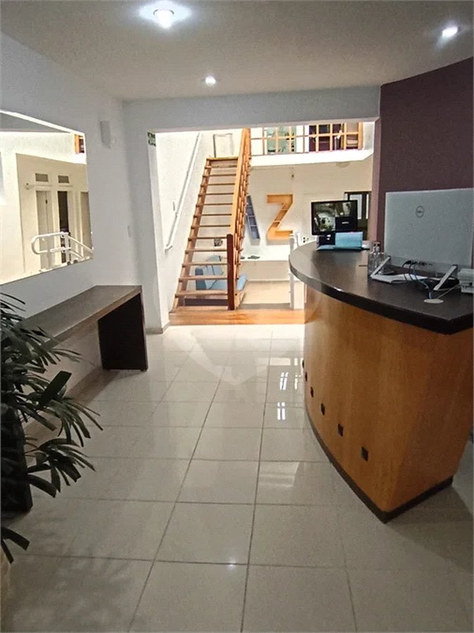 Casa comercial com 7 salas, 2 vagas no Paraiso