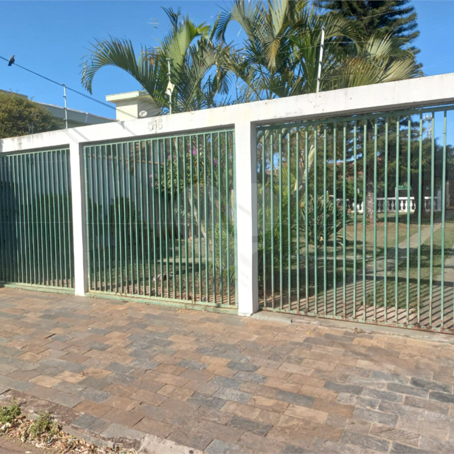 Casa térrea para venda ou locação no Parque Estancia Suíça.