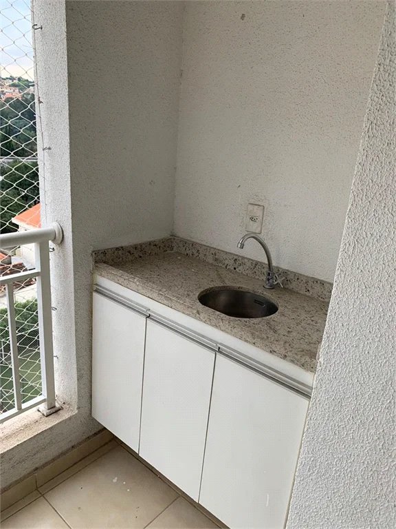 Apartamento com 2 quartos, 1 suíte e sala ampliada com varanda, 2 vagas em frente a Chácara do Joquei