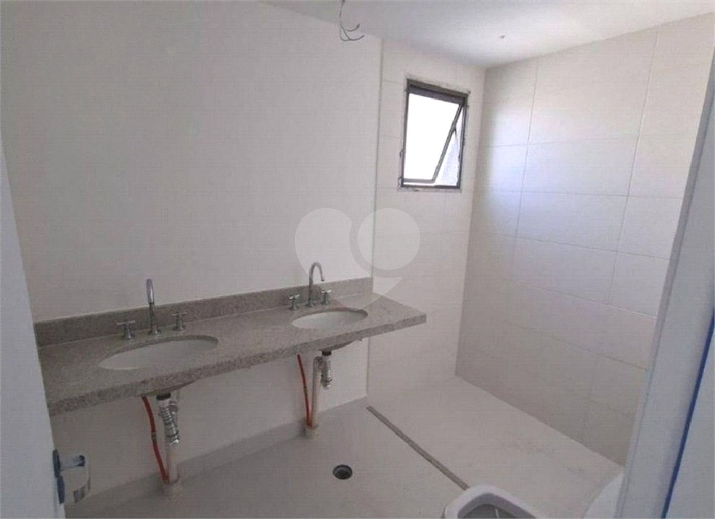 Apto com 159m² área útil com 3 suítes 2 vagas varanda gourmet e lazer completo.