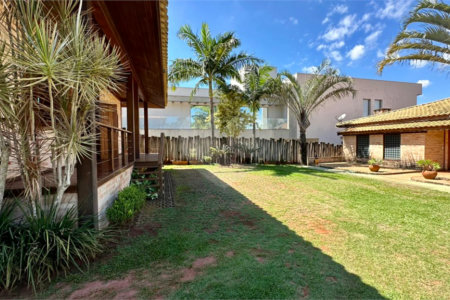 Casa para venda no Condomínio Vivenda do Broa.