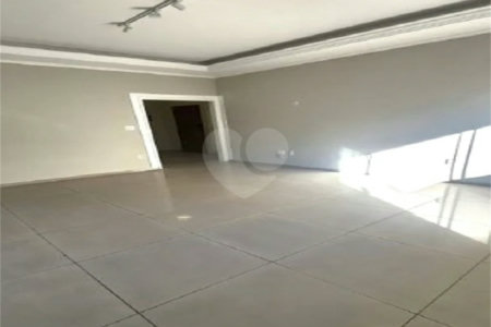 Apartamento à venda no bairro Barra Funda.