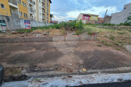 Terreno no Jd. Gibertoni, próximo ao SESC e ao Shopping