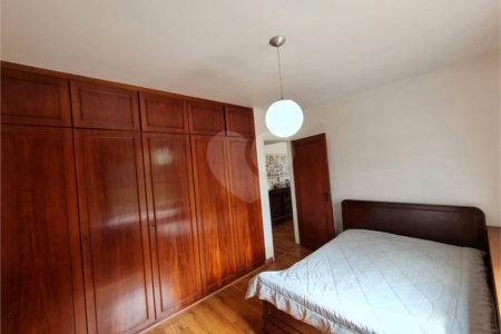 Sobrado à venda com 4 quartos, sendo 1 suíte, em Granja Julieta, São Paulo, SP