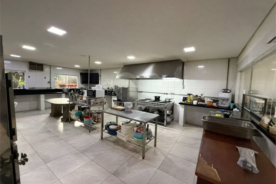 Chácara no Unileste, com espaço para eventos e cozinha industrial, na modalidade porteira fechada,