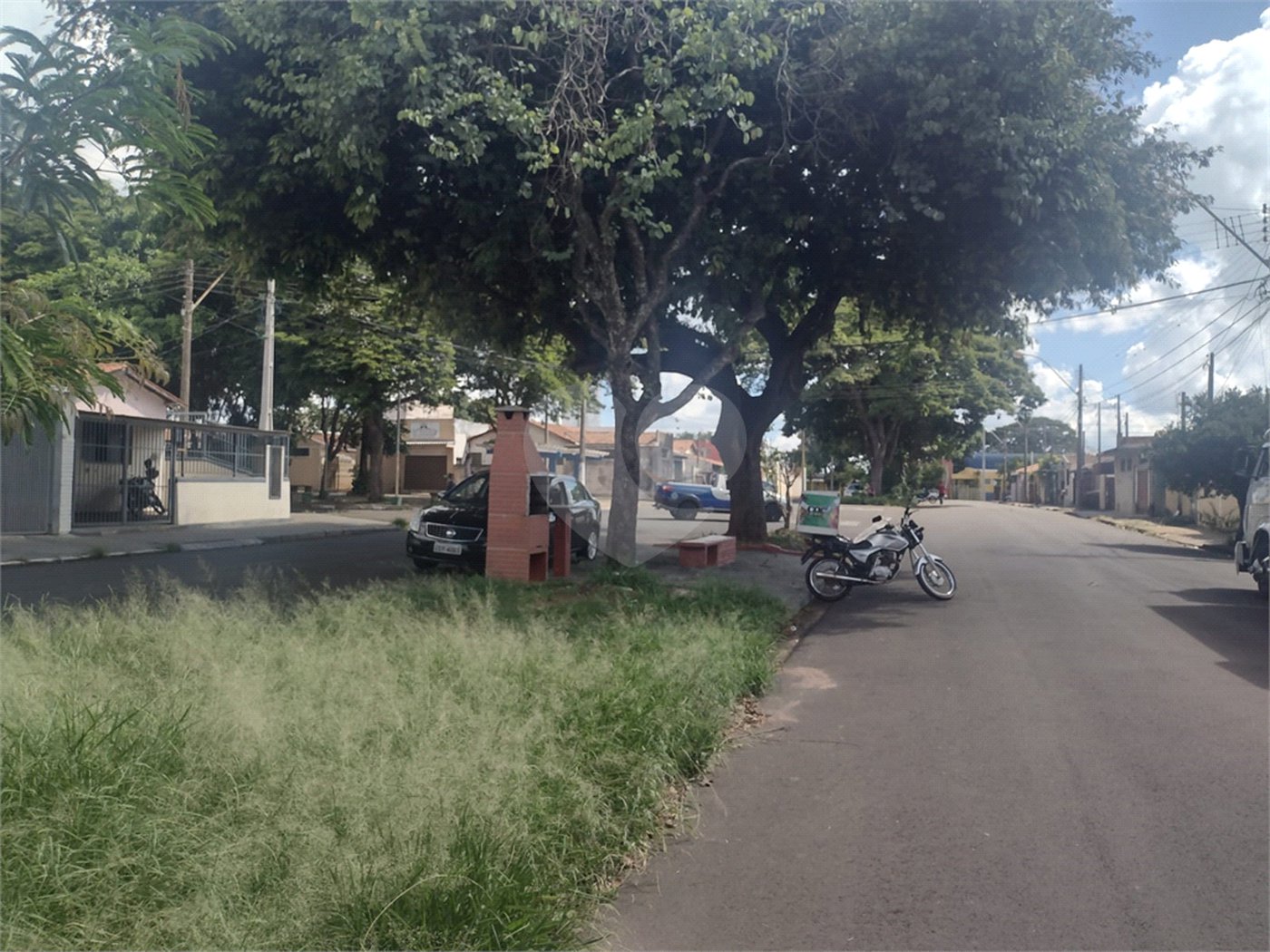 Vende-se terreno com 2 casas no Vila Boa Vista I