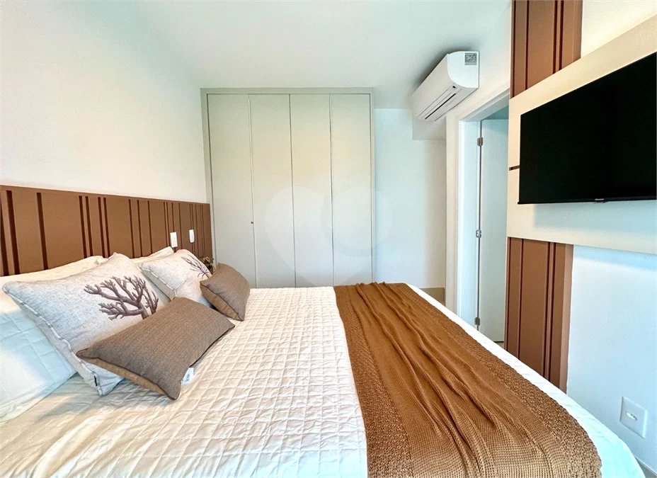 Apartamento à venda com 5 quartos, sendo 4 suítes,  em Riviera de São Lourenço, Bertioga, SP