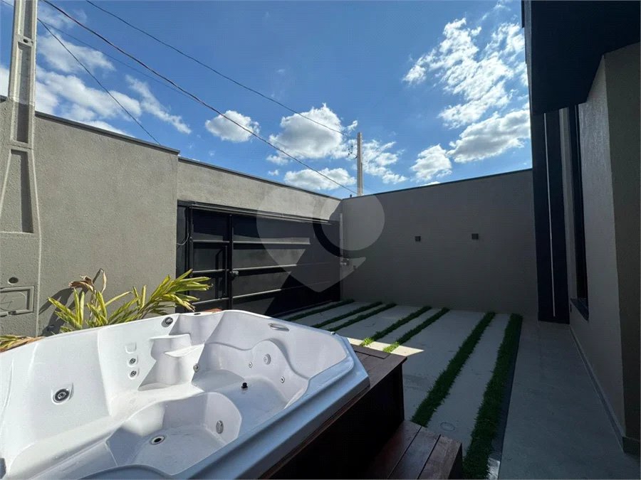 Casa Moderna / Jardim Residencial Nova Veneza