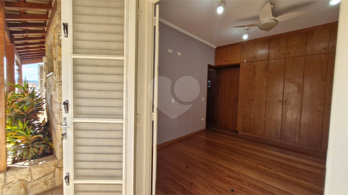 Casa sofisticada à venda em bairro nobre de Atibaia | 3 dormitórios | 408 m²