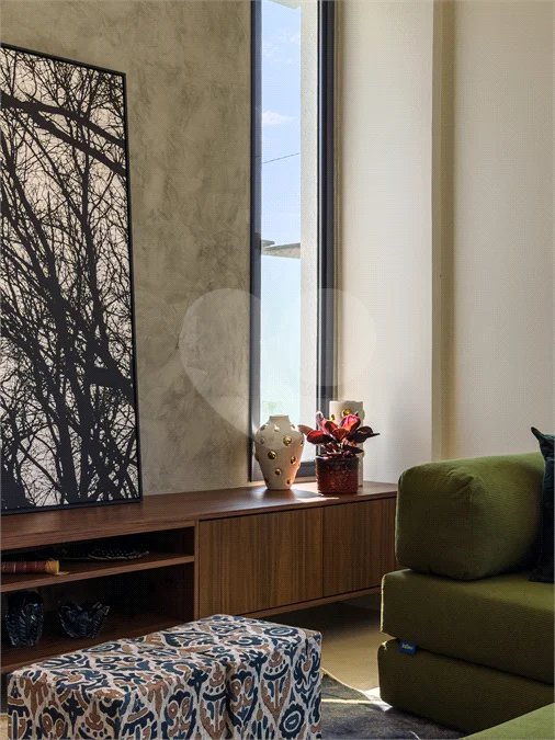 Indaiatuba - Condominio Villa Sapezal - 318 m² de Terreno - 230 m² de Área Construída - 3 suítes, sendo 1 Master com closet planejado - Sala de TV - Sala de estar integrada à Sala de jantar - Cozinha com móveis planejados - Despensa - Escritório planejado - Lavabo - Piscina com preparação para aquec