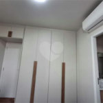 Apartamento totalmente decorado em Moema com 70 m2 , 2 quartos, 2 suítes e 2 vagas, ambientes com ar condicionado.