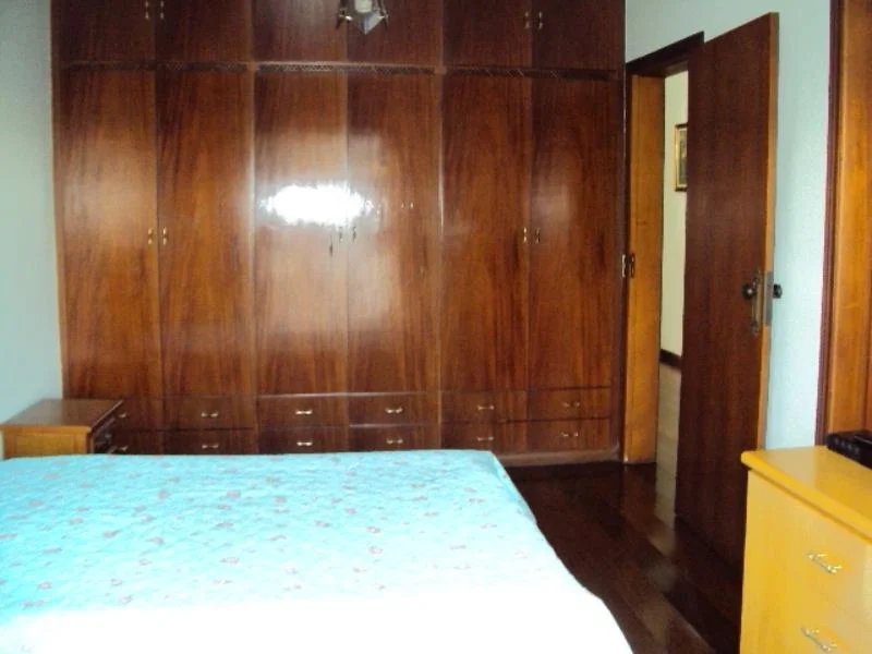 Sobrado à venda 400m² com 4 quartos, sendo 2 suítes, 6 vagas no Jardim Peri Peri próximo metrô Vila Sônia