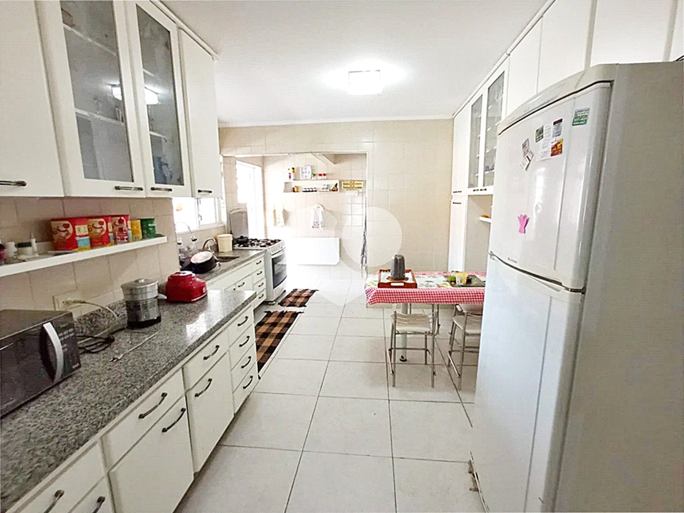 Casa Santa Teresinha | 4 Suítes | 280m² | 3 Vagas | Excelente Localização