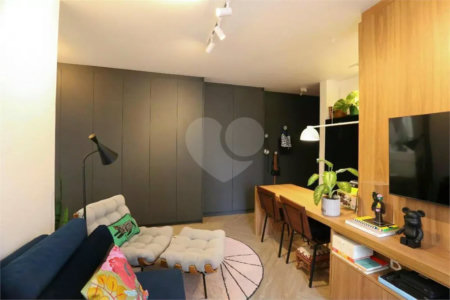 Apartamento à venda na Vila Nova Conceição, mobiliado pronto para morar com varanda e 1 vaga